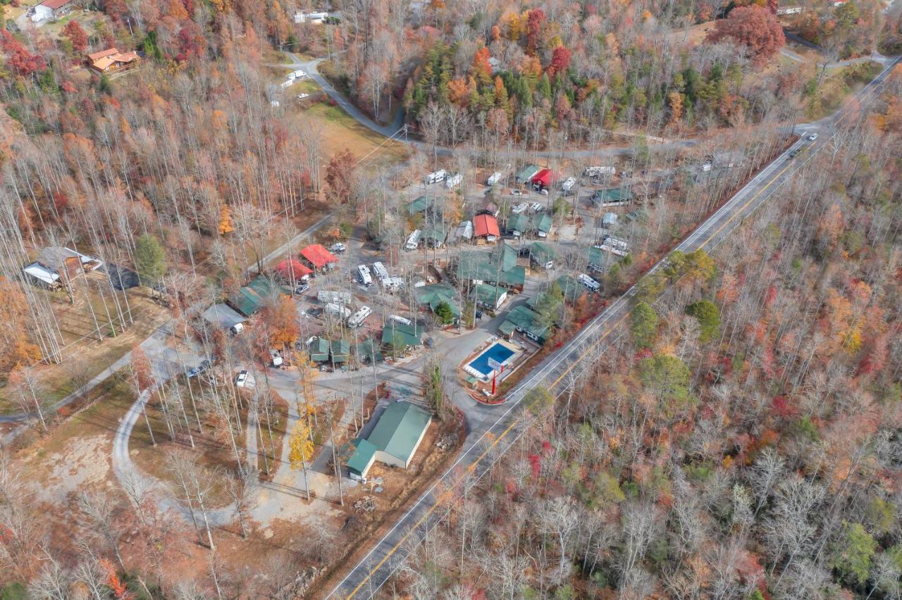 Arrow Creek Camp And Cabins Gatlinburg Eksteriør billede